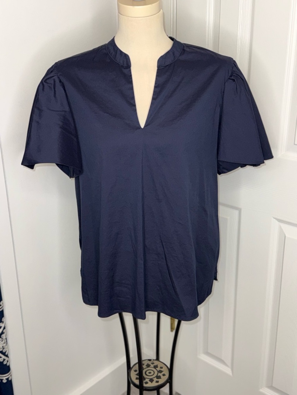 Chico’s size 2 short sleeve navy top flutter puffed sleeves